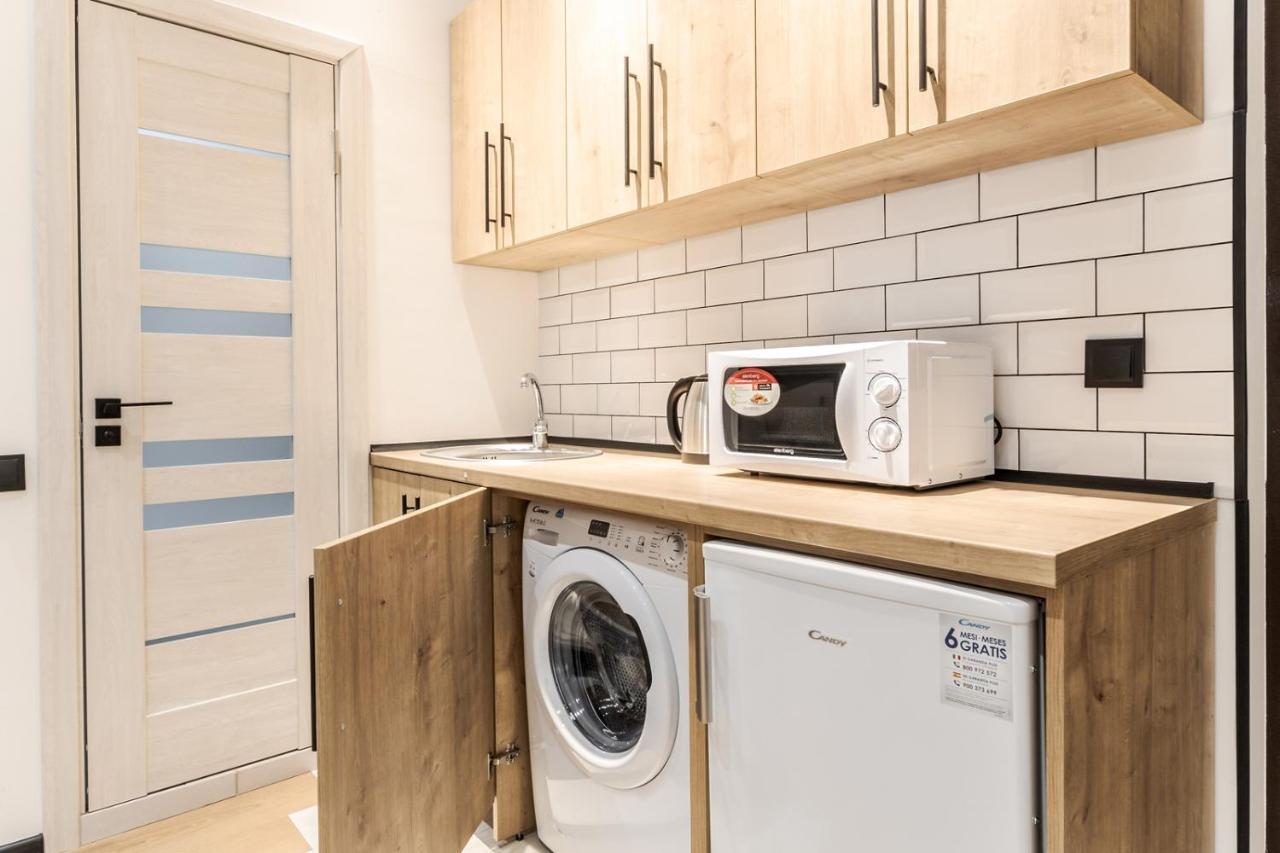 Modern Apartment In The Old City Львов Экстерьер фото