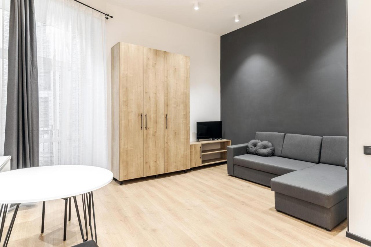 Modern Apartment In The Old City Львов Экстерьер фото