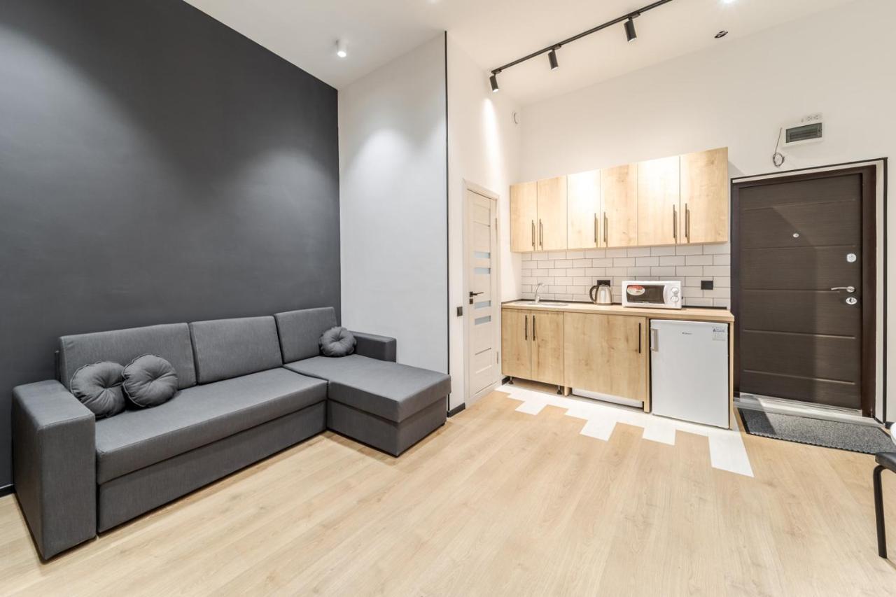 Modern Apartment In The Old City Львов Экстерьер фото