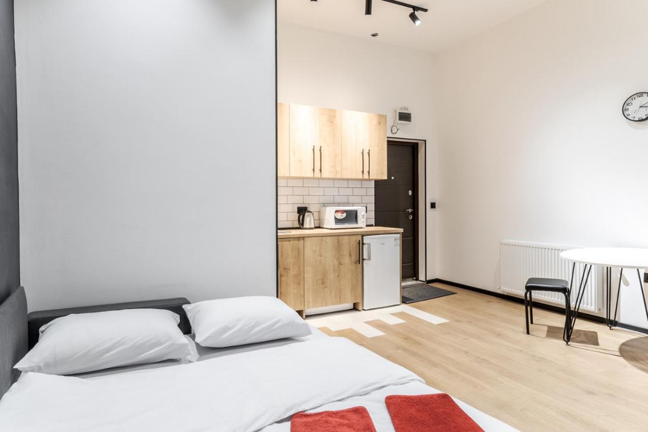 Modern Apartment In The Old City Львов Экстерьер фото